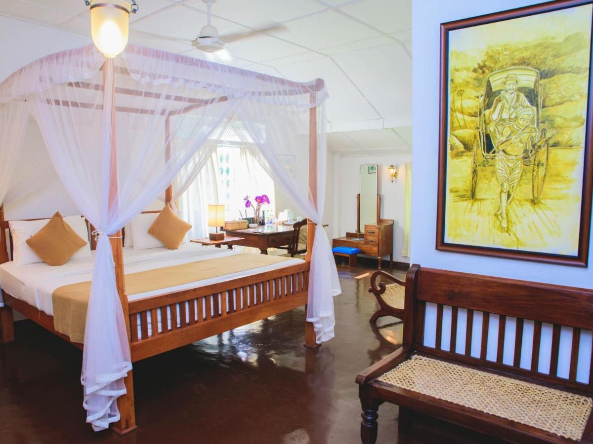 Thalpe Walawwa Heritage Villa Unawatuna Exterior foto