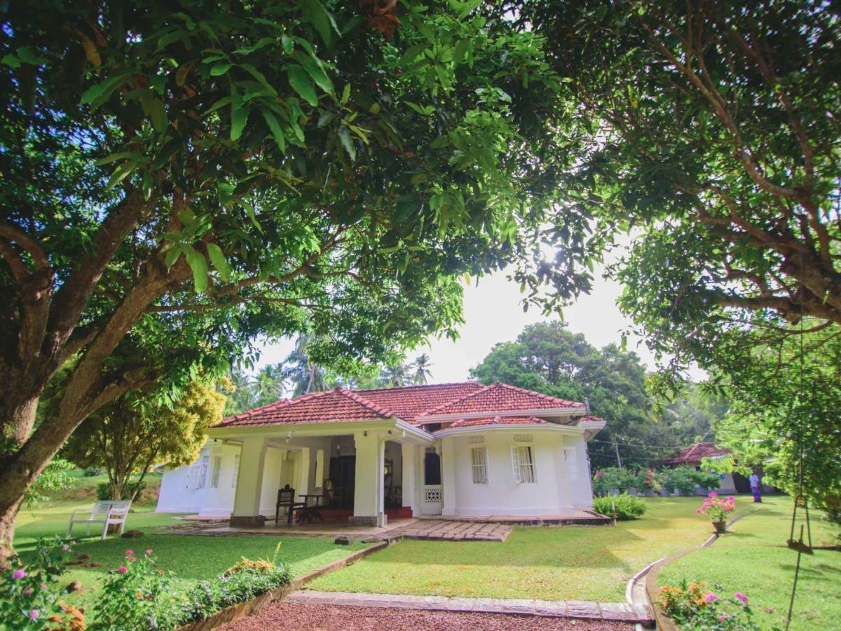 Thalpe Walawwa Heritage Villa Unawatuna Exterior foto