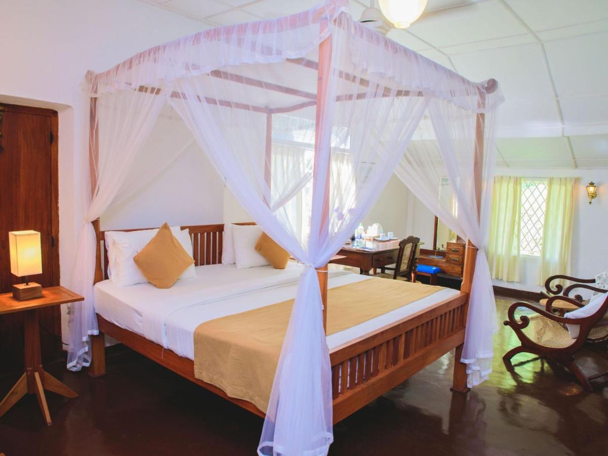 Thalpe Walawwa Heritage Villa Unawatuna Exterior foto