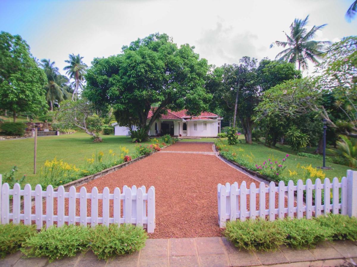 Thalpe Walawwa Heritage Villa Unawatuna Exterior foto